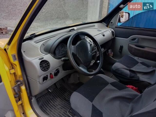 Желтый Рено Кенгу, объемом двигателя 1.9 л и пробегом 295 тыс. км за 3116 $, фото 1 на Automoto.ua