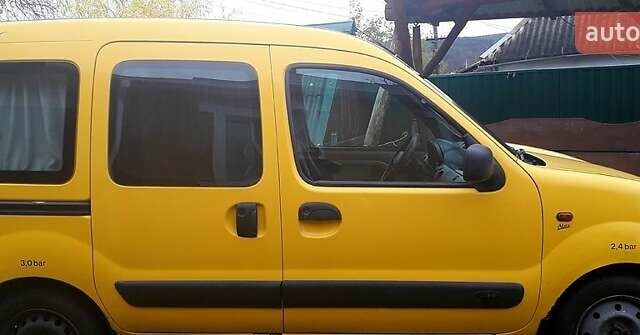 Желтый Рено Кенгу, объемом двигателя 1.9 л и пробегом 258 тыс. км за 3300 $, фото 1 на Automoto.ua