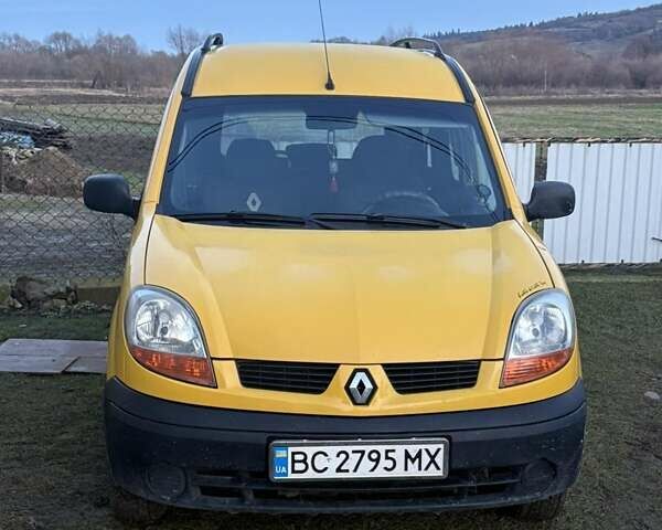 Желтый Рено Кенгу, объемом двигателя 1.46 л и пробегом 310 тыс. км за 3800 $, фото 1 на Automoto.ua