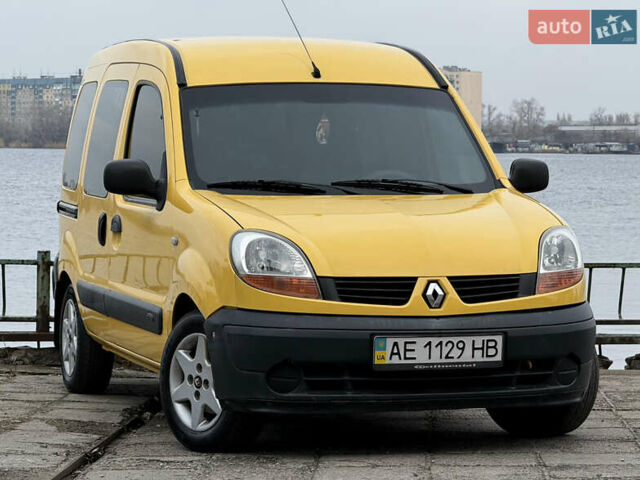 Желтый Рено Кенгу, объемом двигателя 1.46 л и пробегом 230 тыс. км за 3999 $, фото 1 на Automoto.ua