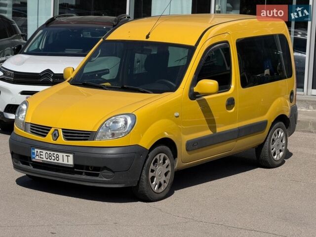 Желтый Рено Кенгу, объемом двигателя 1.39 л и пробегом 287 тыс. км за 4700 $, фото 1 на Automoto.ua