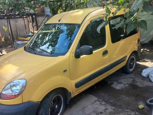 Желтый Рено Кенгу, объемом двигателя 1.5 л и пробегом 255 тыс. км за 3500 $, фото 1 на Automoto.ua