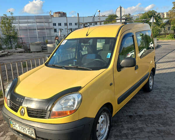 Желтый Рено Кенгу, объемом двигателя 1.4 л и пробегом 514 тыс. км за 4400 $, фото 1 на Automoto.ua