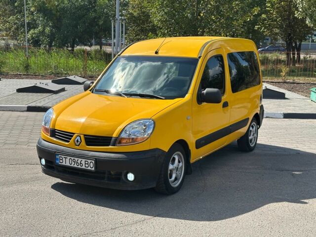 Желтый Рено Кенгу, объемом двигателя 1.5 л и пробегом 205 тыс. км за 4213 $, фото 1 на Automoto.ua