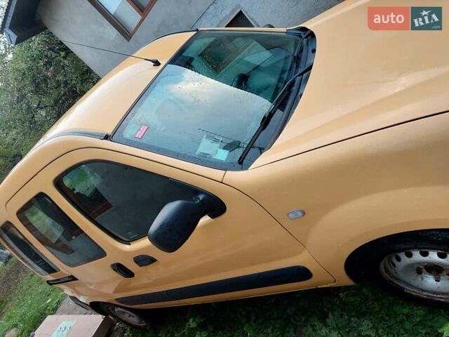 Желтый Рено Кенгу, объемом двигателя 1.5 л и пробегом 165 тыс. км за 4200 $, фото 1 на Automoto.ua