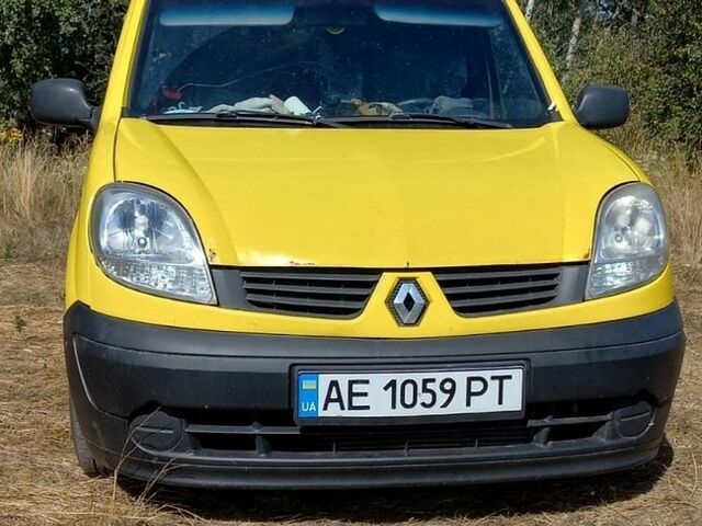 Желтый Рено Кенгу, объемом двигателя 1.5 л и пробегом 257 тыс. км за 4300 $, фото 1 на Automoto.ua