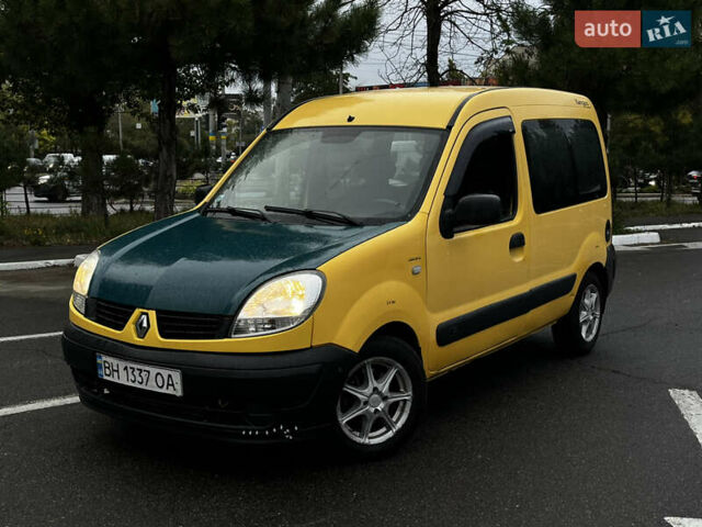 Желтый Рено Кенгу, объемом двигателя 1.46 л и пробегом 290 тыс. км за 3999 $, фото 1 на Automoto.ua
