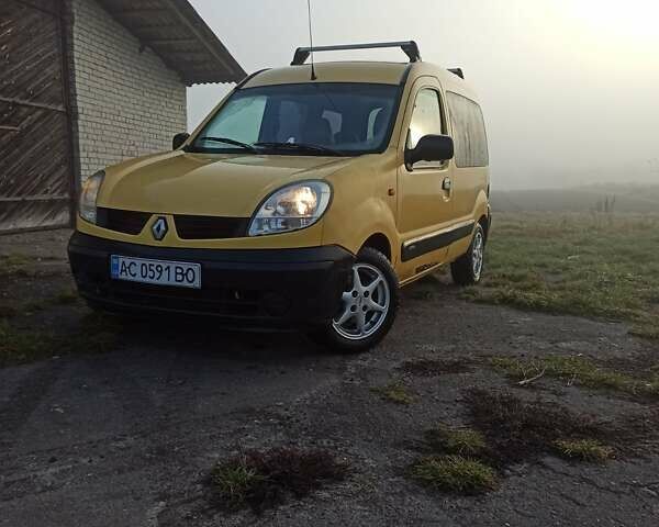 Желтый Рено Кенгу, объемом двигателя 1.5 л и пробегом 359 тыс. км за 3399 $, фото 1 на Automoto.ua