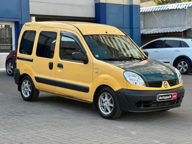 Желтый Рено Кенгу, объемом двигателя 1.5 л и пробегом 260 тыс. км за 4940 $, фото 1 на Automoto.ua