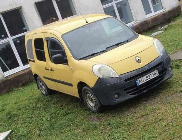 Желтый Рено Кенгу, объемом двигателя 1.5 л и пробегом 219 тыс. км за 3850 $, фото 1 на Automoto.ua