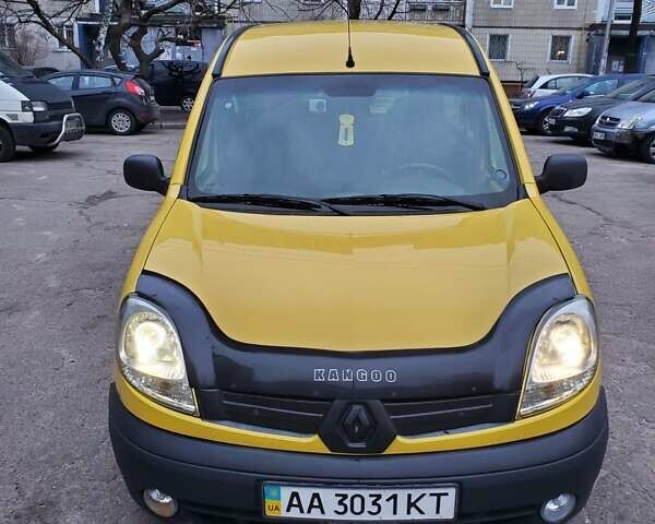 Желтый Рено Кенгу, объемом двигателя 1.46 л и пробегом 424 тыс. км за 4500 $, фото 1 на Automoto.ua