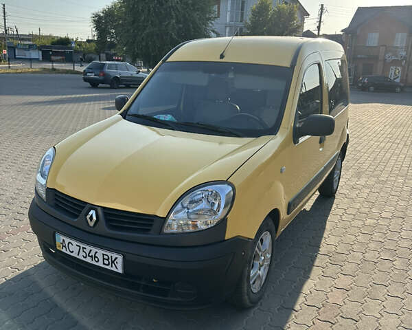 Желтый Рено Кенгу, объемом двигателя 1.46 л и пробегом 241 тыс. км за 3900 $, фото 1 на Automoto.ua