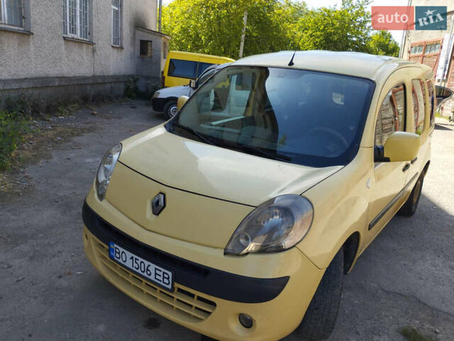 Желтый Рено Кенгу, объемом двигателя 1.5 л и пробегом 278 тыс. км за 5600 $, фото 1 на Automoto.ua