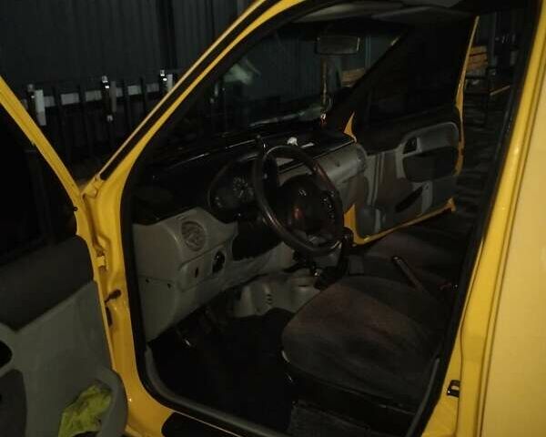 Жовтий Рено Кєнгу, об'ємом двигуна 1.5 л та пробігом 270 тис. км за 4000 $, фото 1 на Automoto.ua