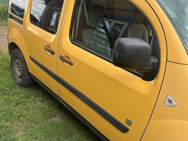 Жовтий Рено Кєнгу, об'ємом двигуна 0 л та пробігом 152 тис. км за 4500 $, фото 1 на Automoto.ua