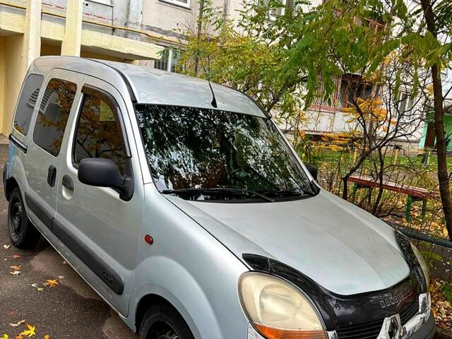 Сірий Рено Кєнгу, об'ємом двигуна 1.5 л та пробігом 200 тис. км за 3900 $, фото 1 на Automoto.ua