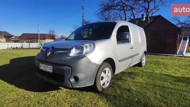 Серый Рено Кенгу, объемом двигателя 0 л и пробегом 39 тыс. км за 5300 $, фото 1 на Automoto.ua