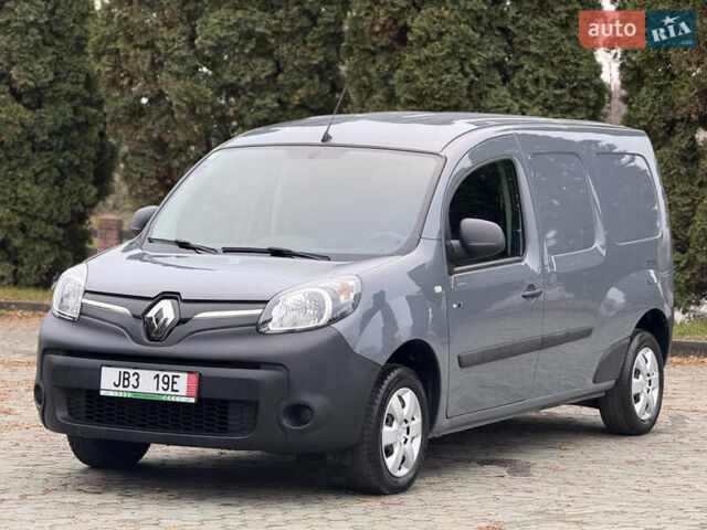 Серый Рено Кенгу, объемом двигателя 0 л и пробегом 45 тыс. км за 12900 $, фото 1 на Automoto.ua