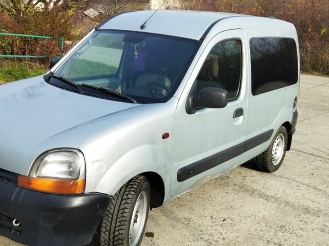 Серый Рено Кенгу, объемом двигателя 1 л и пробегом 197 тыс. км за 3000 $, фото 1 на Automoto.ua