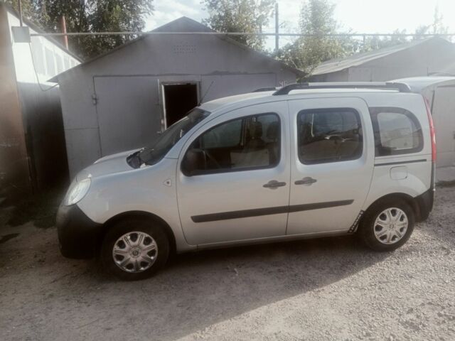 Серый Рено Кенгу, объемом двигателя 1.6 л и пробегом 195 тыс. км за 6300 $, фото 1 на Automoto.ua