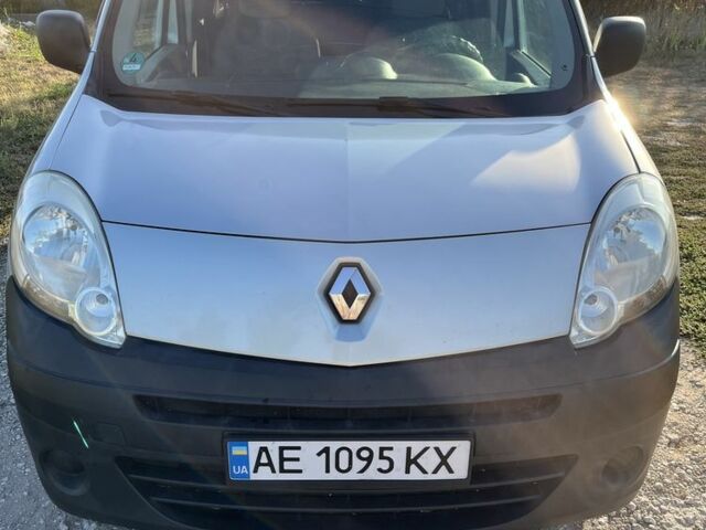 Серый Рено Кенгу, объемом двигателя 1.6 л и пробегом 248 тыс. км за 6800 $, фото 1 на Automoto.ua