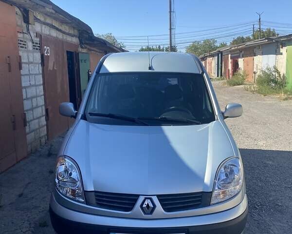 Сірий Рено Кєнгу, об'ємом двигуна 1.4 л та пробігом 191 тис. км за 4700 $, фото 1 на Automoto.ua