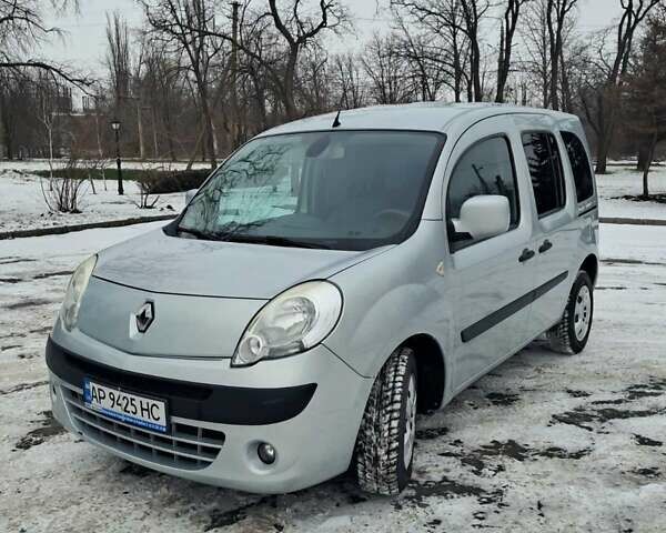 Серый Рено Кенгу, объемом двигателя 1.6 л и пробегом 267 тыс. км за 6800 $, фото 1 на Automoto.ua