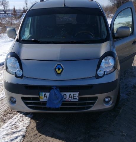 Серый Рено Кенгу, объемом двигателя 0 л и пробегом 250 тыс. км за 6900 $, фото 1 на Automoto.ua