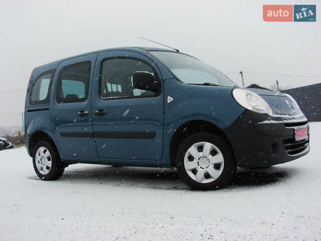 Серый Рено Кенгу, объемом двигателя 1.6 л и пробегом 197 тыс. км за 7400 $, фото 1 на Automoto.ua