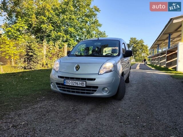 Серый Рено Кенгу, объемом двигателя 1.6 л и пробегом 207 тыс. км за 6300 $, фото 1 на Automoto.ua
