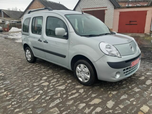 Серый Рено Кенгу, объемом двигателя 0 л и пробегом 200 тыс. км за 7500 $, фото 1 на Automoto.ua