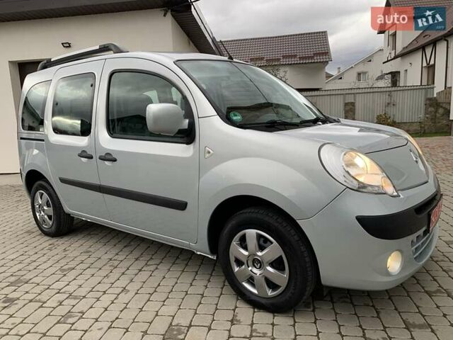 Рено Кєнгу 2010 у Івано-Франківську на Automoto.ua Сірий Рено Кєнгу, об'ємом двигуна 1.6 л та пробігом 220 тис. км за 7700 $, фото 1 на Automoto.ua