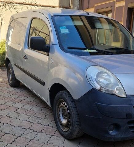 Серый Рено Кенгу, объемом двигателя 1.6 л и пробегом 315 тыс. км за 4500 $, фото 1 на Automoto.ua