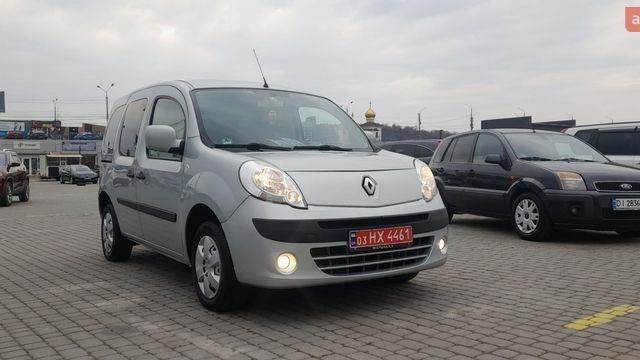 Серый Рено Кенгу, объемом двигателя 1.5 л и пробегом 245 тыс. км за 7950 $, фото 1 на Automoto.ua