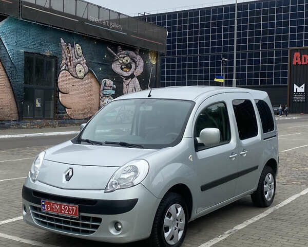 Серый Рено Кенгу, объемом двигателя 1.5 л и пробегом 256 тыс. км за 7650 $, фото 1 на Automoto.ua