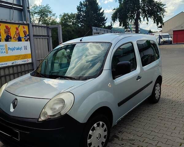 Серый Рено Кенгу, объемом двигателя 1.5 л и пробегом 290 тыс. км за 4800 $, фото 1 на Automoto.ua