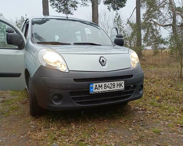 Серый Рено Кенгу, объемом двигателя 1.5 л и пробегом 204 тыс. км за 6400 $, фото 1 на Automoto.ua