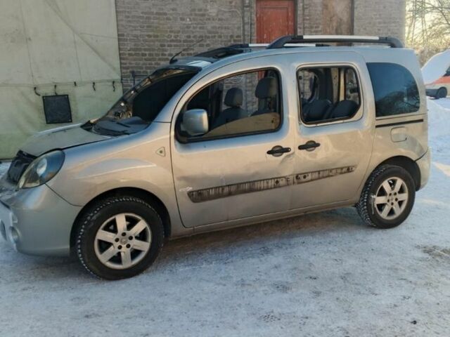 Сірий Рено Кєнгу, об'ємом двигуна 1.5 л та пробігом 324 тис. км за 4000 $, фото 1 на Automoto.ua