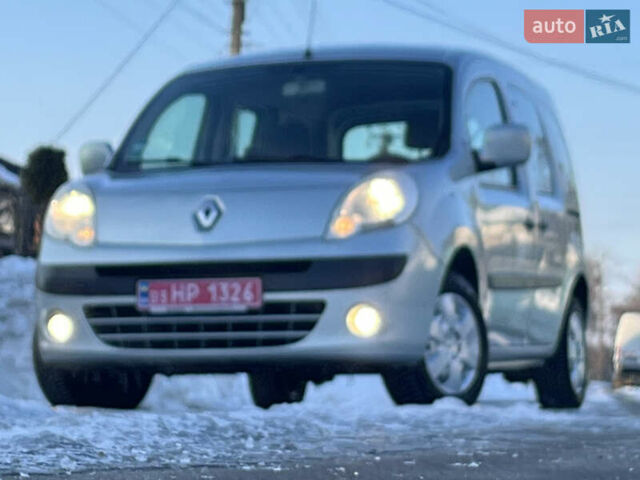 Сірий Рено Кєнгу, об'ємом двигуна 1.5 л та пробігом 227 тис. км за 7800 $, фото 1 на Automoto.ua