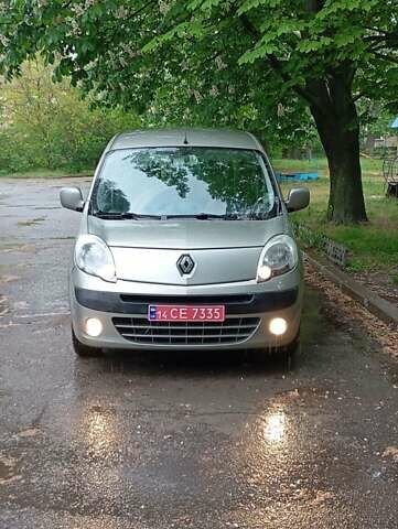 Сірий Рено Кєнгу, об'ємом двигуна 1.5 л та пробігом 210 тис. км за 8000 $, фото 1 на Automoto.ua