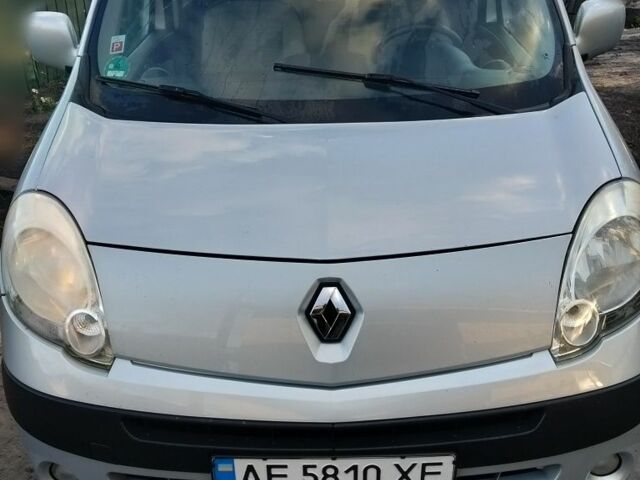 Серый Рено Кенгу, объемом двигателя 1.5 л и пробегом 295 тыс. км за 6700 $, фото 1 на Automoto.ua