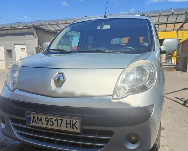 Серый Рено Кенгу, объемом двигателя 1.46 л и пробегом 290 тыс. км за 8700 $, фото 1 на Automoto.ua