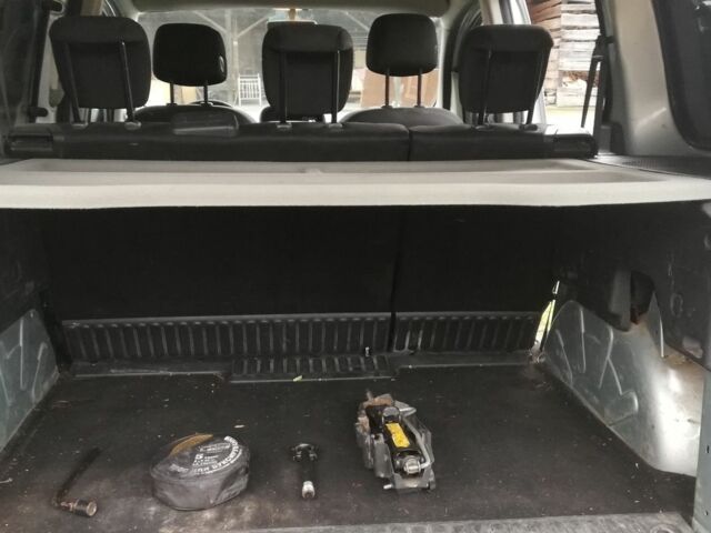 Серый Рено Кенгу, объемом двигателя 0 л и пробегом 330 тыс. км за 7900 $, фото 1 на Automoto.ua