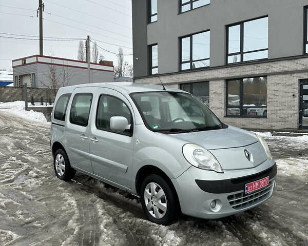 Сірий Рено Кєнгу, об'ємом двигуна 1.5 л та пробігом 260 тис. км за 7300 $, фото 1 на Automoto.ua