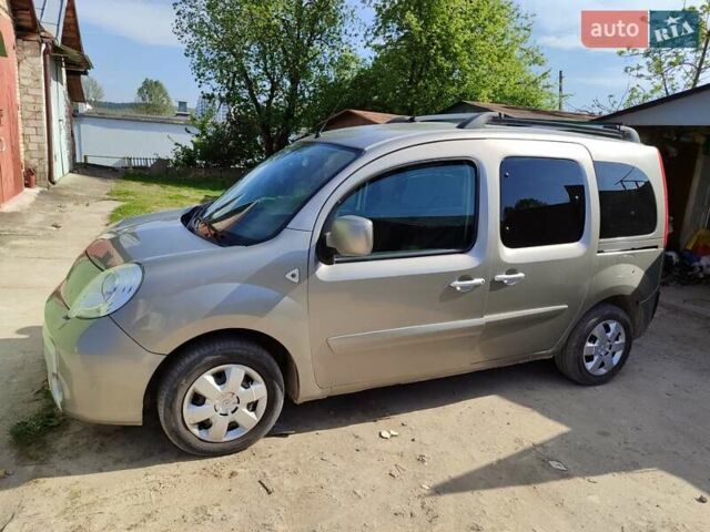 Рено Кенгу 2012 в Трускавце на Automoto.ua Серый Рено Кенгу, объемом двигателя 1.5 л и пробегом 128 тыс. км за 7500 $, фото 1 на Automoto.ua