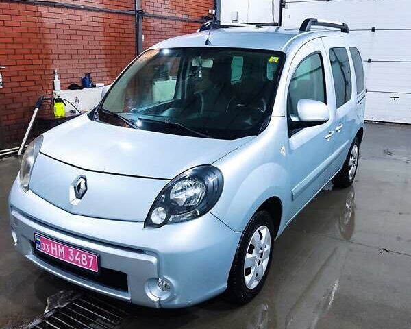 Сірий Рено Кєнгу, об'ємом двигуна 1.5 л та пробігом 181 тис. км за 9750 $, фото 1 на Automoto.ua