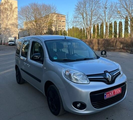 Серый Рено Кенгу, объемом двигателя 1.6 л и пробегом 159 тыс. км за 11700 $, фото 1 на Automoto.ua