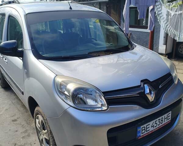 Сірий Рено Кєнгу, об'ємом двигуна 1.6 л та пробігом 200 тис. км за 10000 $, фото 1 на Automoto.ua