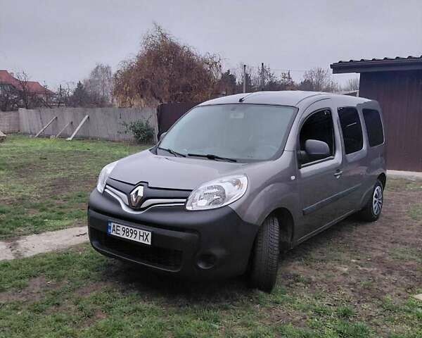 Серый Рено Кенгу, объемом двигателя 1.46 л и пробегом 250 тыс. км за 9800 $, фото 1 на Automoto.ua