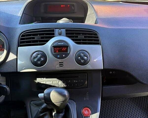 Сірий Рено Кєнгу, об'ємом двигуна 1.6 л та пробігом 246 тис. км за 9500 $, фото 1 на Automoto.ua